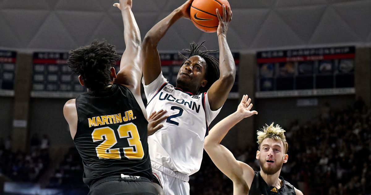 No. 5 UConn Defeats Arkansas-Pine Bluff 101-63 Behind Alex Karaban's Career-High 26 Points