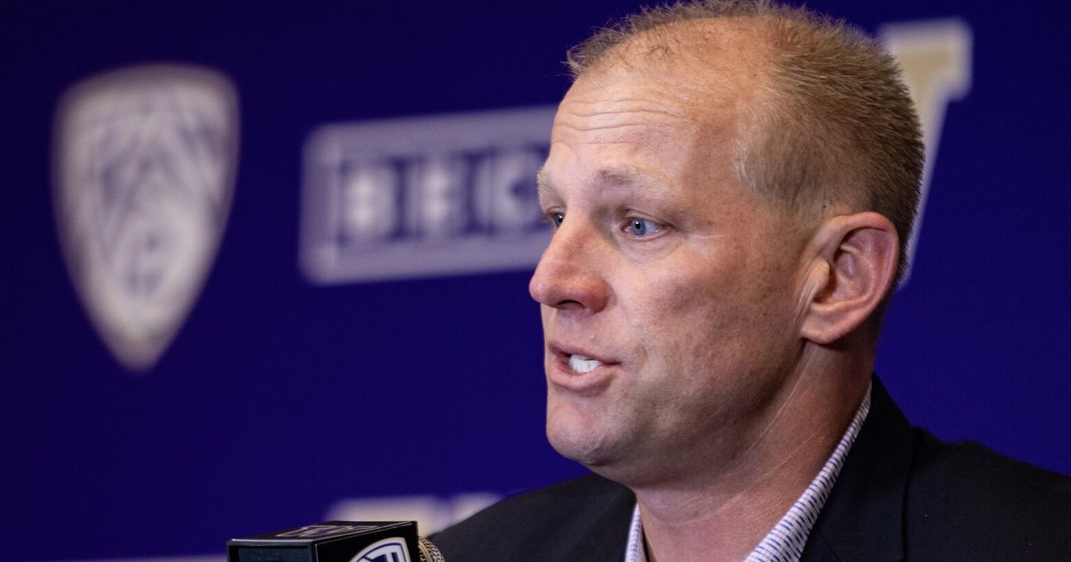 Pac-12 Quarterback Transfers and Early Signing Period: Examining the Impact on Recruiting