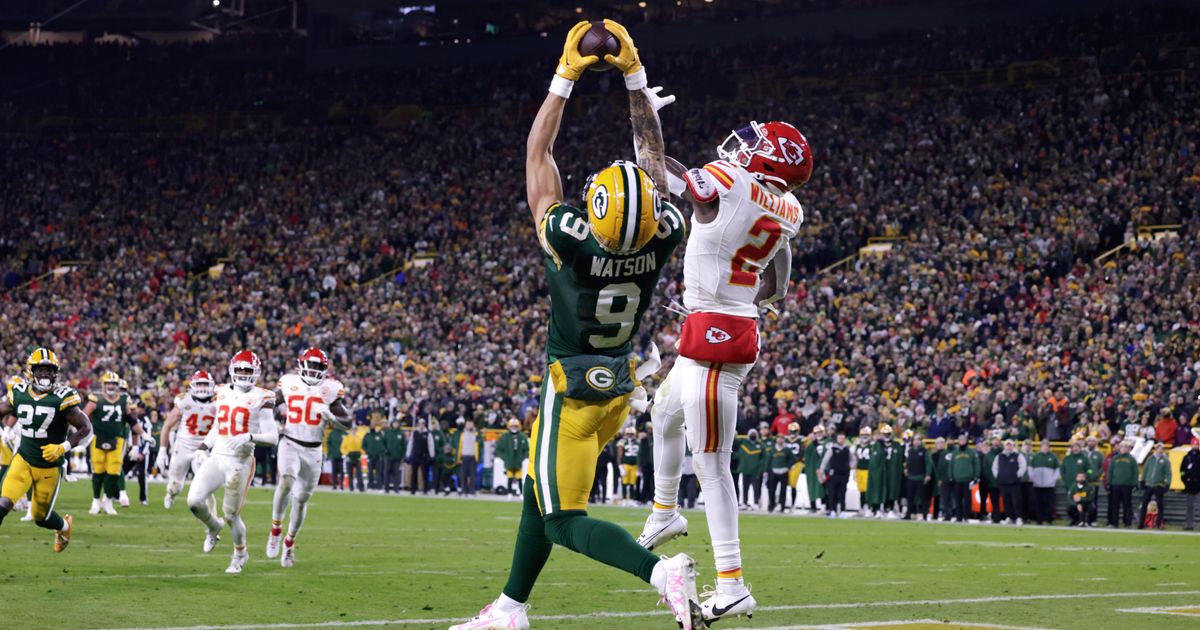 Packers Win Third Straight Game as Jordan Love Throws Two Touchdown Passes in 27-19 Victory Over Chiefs