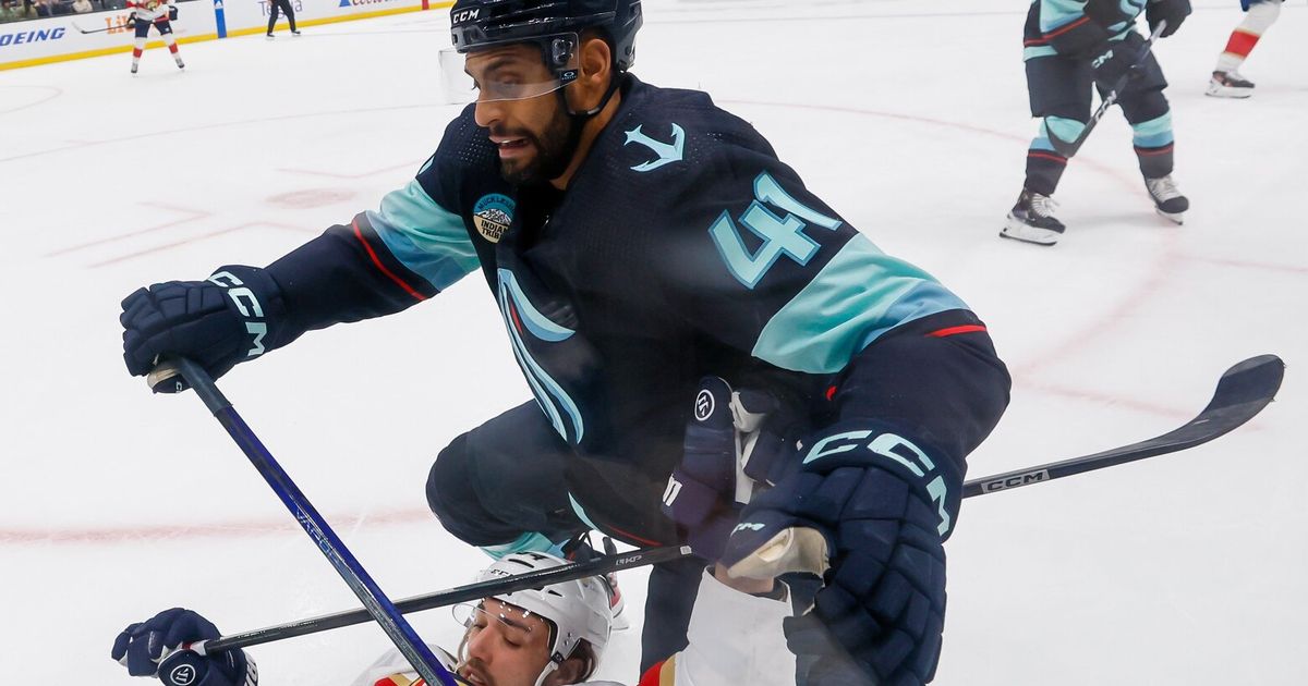 Pierre-Edouard Bellemare Out 4-6 Weeks with Leg Fracture, Injuries Mount for the Kraken