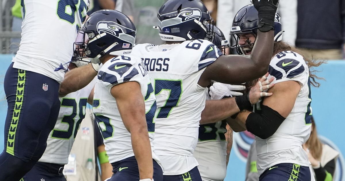 Seattle Seahawks Secure Late Touchdown to Maintain Playoff Hopes for Second Consecutive Week