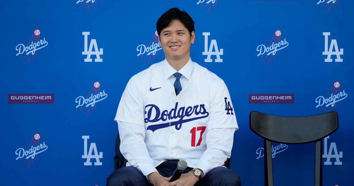 Shohei Ohtani Presents Porsche to Joe Kelly's Wife in Honor of His No. 17 with the Dodgers