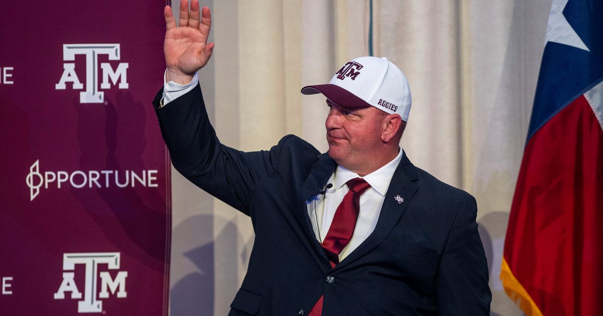 Texas A&M to Hire Florida Linebackers Coach Jay Bateman as Defensive Coordinator, According to AP Source