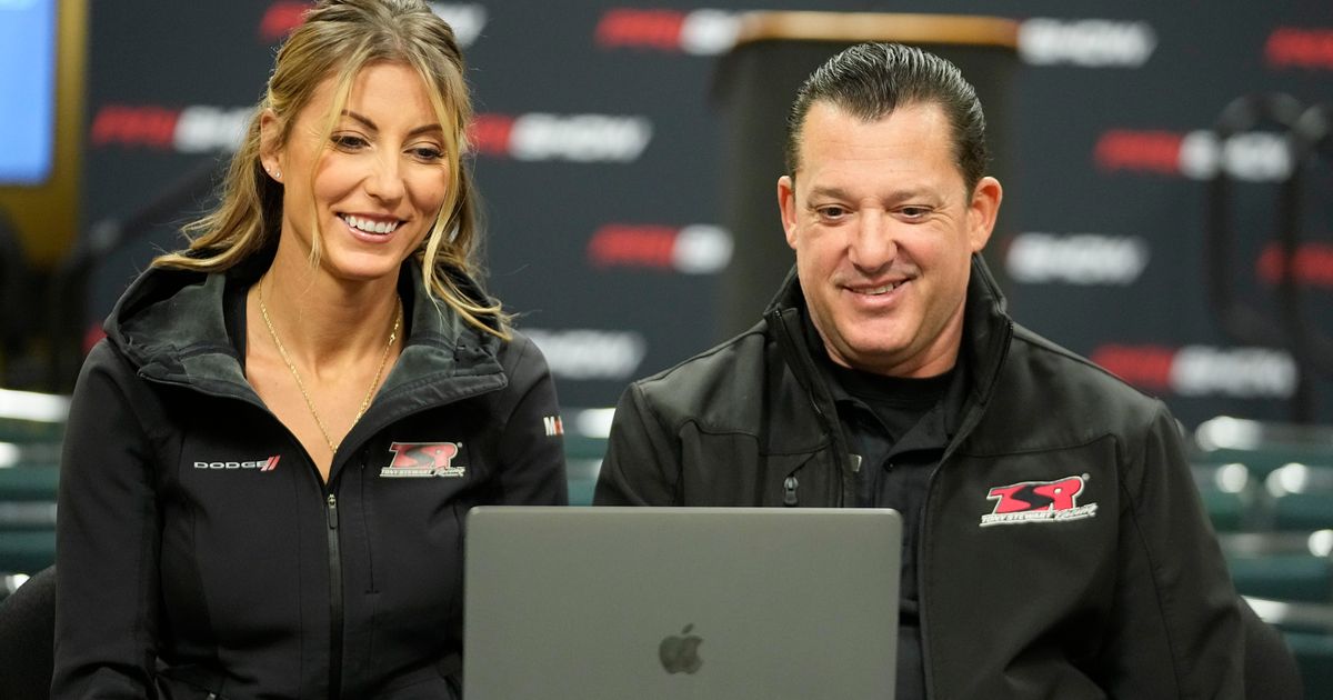 Tony Stewart and Leah Pruett to Co-Drive NHRA Top Fuel Dragster in 2024