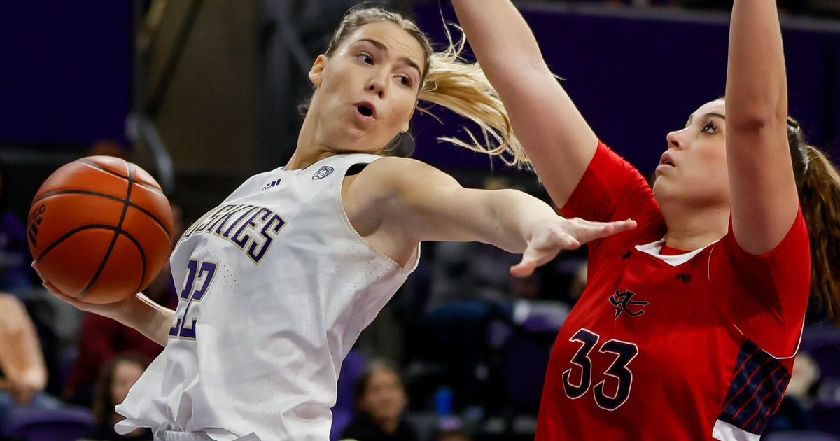 University of Washington Women's Basketball Team Records 11-0 Start with Win Over Saint Mary's