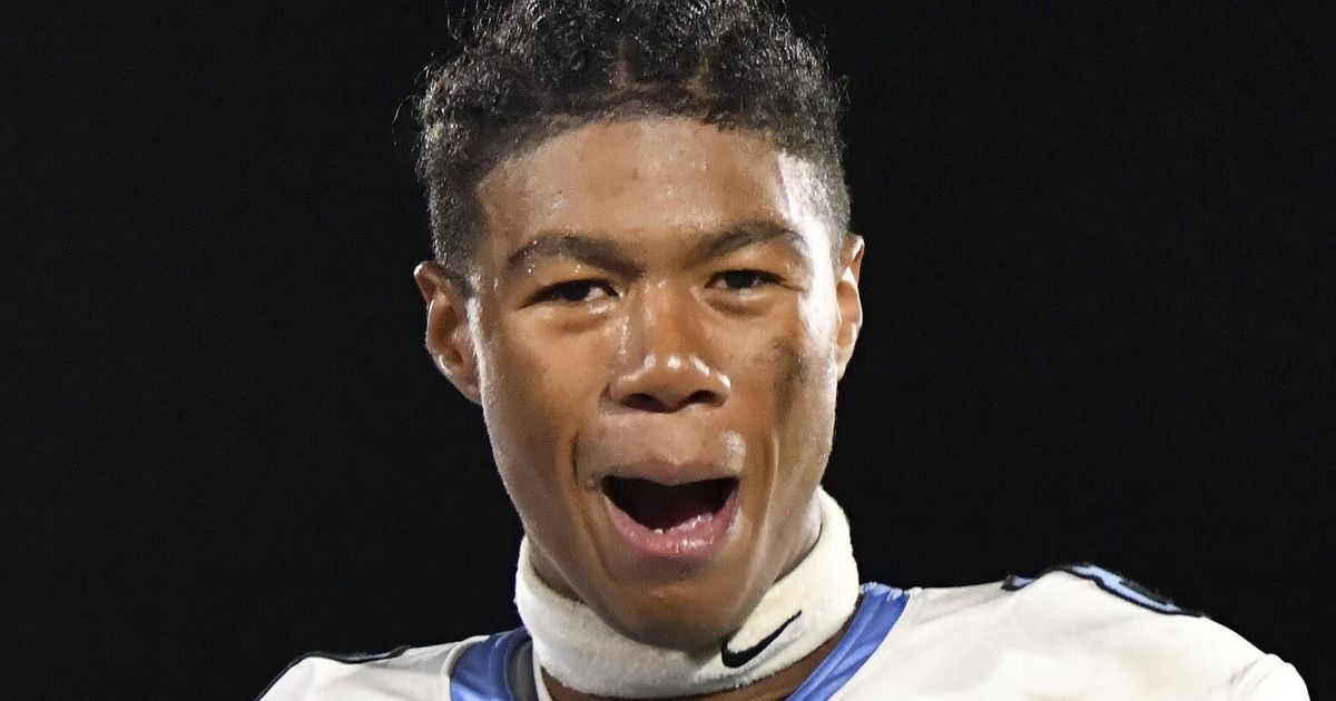 UW Freshman Wide Receiver Taeshaun Lyons Enters NCAA Transfer Portal