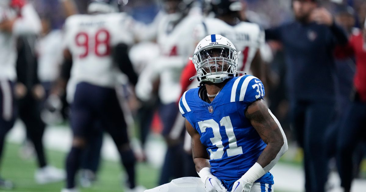 Colts' Playoff Hopes Dashed After Dropping Fourth Down Pass in 23-19 Loss to Texans