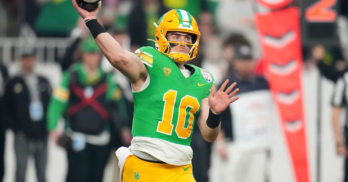 Oregon's Bo Nix Completes College Career as One of NCAA's Most Productive Quarterbacks