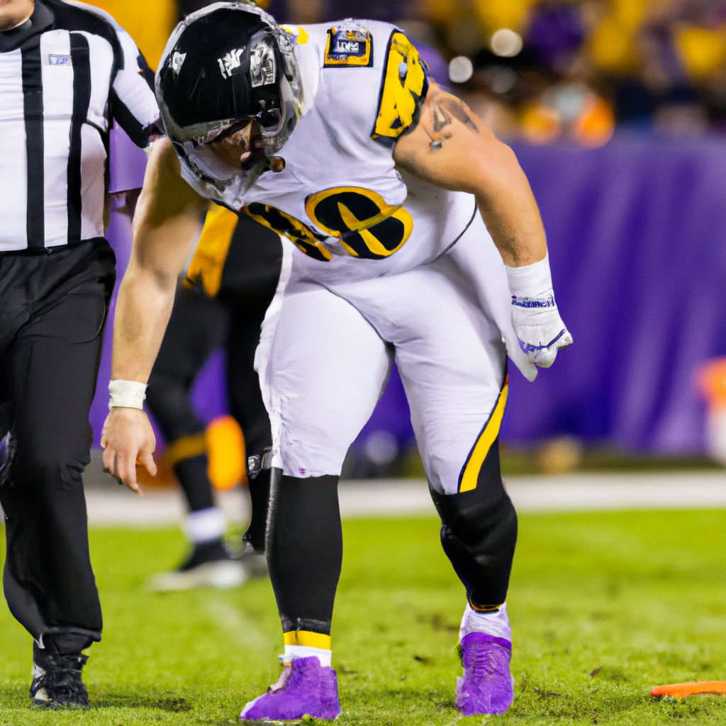 Pittsburgh Steelers Linebacker T.J. Watt Leaves Game Against Baltimore Ravens with Left Knee Injury