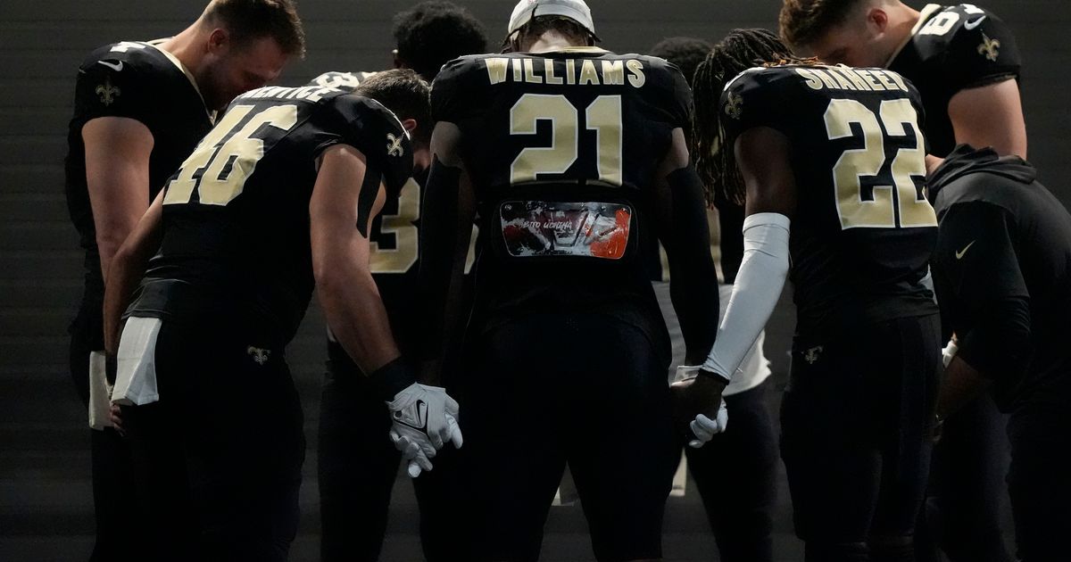 Saints Players Execute Unconventional Kneel-Down Play, Irritating Falcons
