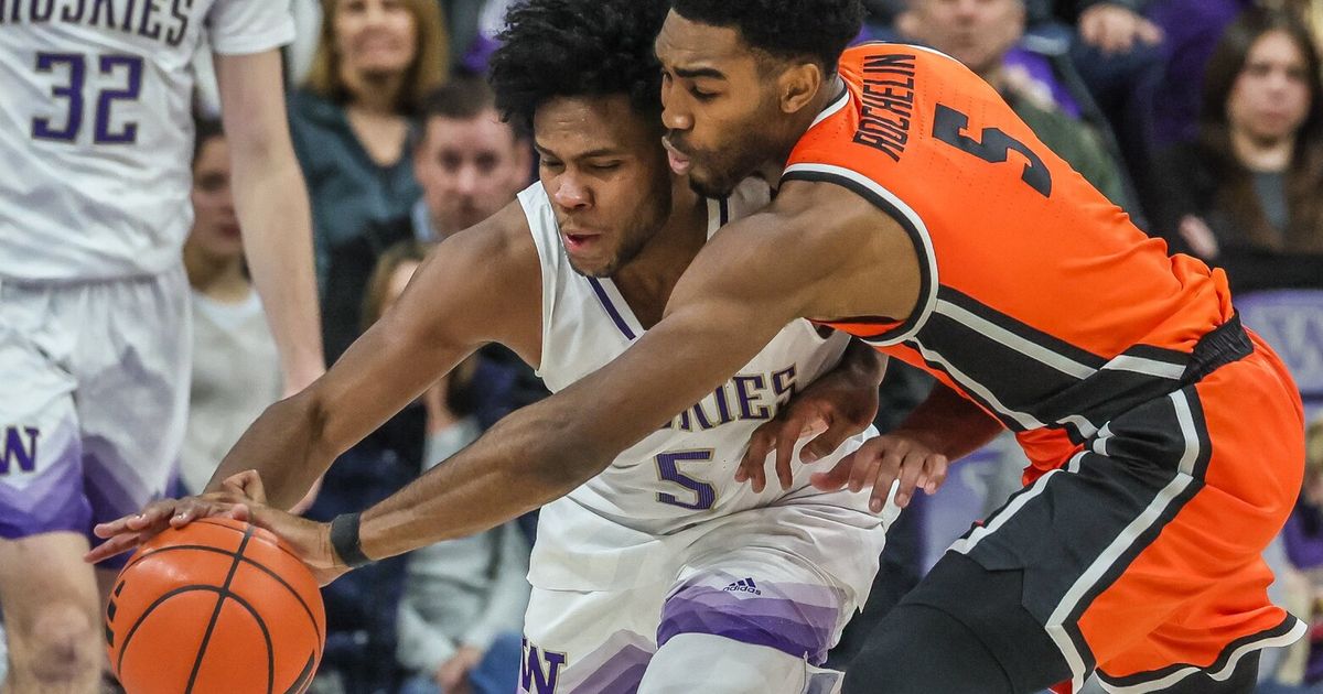 University of Washington Men's Basketball Team Defeats Oregon State